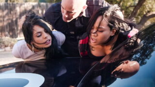 El policía abusa de su poder para mojar su gran polla dura como una roca