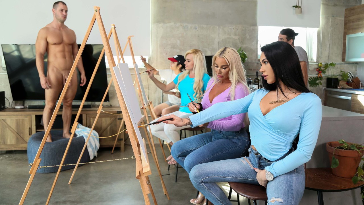 Las chicas tenían que pintar