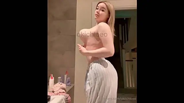 Okichloeo haciendo rebotar sus grandes tetas y su culo Vídeos porno gratis SEXO