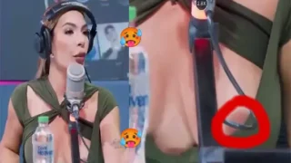 Videos porno Xleche de Presentadora Sandra Berrocal Se Le Ve Una Teta En Vivo Sin Filtro radio Show