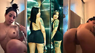 Shupamela bañandose y con muchas ganas de singar