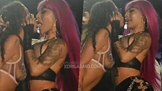 Yailin La Más y Tokisha Dandose Tongue EN VIVO Videos Porno Gratis SEXO